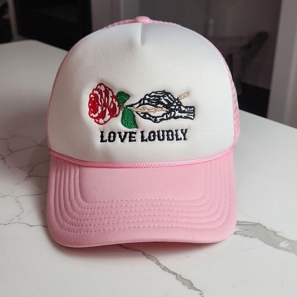 VINTAGE STYLE PINK & WHITE LOVE LOUDLY TRUCKER HAT SNAPBACK - Picture 1 of 8